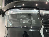LEDヘッドライトは、点灯の瞬間から最大光量を発揮し、突然暗くなるトンネルなどでの安定感を高めます。