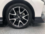 【純正アルミホイール】です!車両デザインに合わせてホイールをデザインしているため、見た目にもカッコイイ!アルミホイール。洗車もラクチンでスチールホイールのように錆ません。