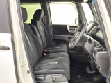 運転席の高さを変更できるので、体格に合わせた位置で運転できます!