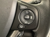 ハンドルにHondaセンシング系のクルーズコントロールやレーンキープアシストなどのスイッチが装備されています。ハンドルから手を離さず安全に操作できます。