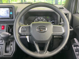インテリアに合わせたデザインのステアリングは、運転される方のことも考え、運転しやすい形状、大きさです。是非一度、実際に触ってお確かめください。