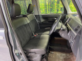 運転席シート廻りは使用感も少なく、良好な状態となっています。前オーナー様が丁寧に使っていたことがよくわかりますね。