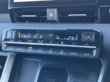 オートエアコン★温度を設定すれば車内を快適な温度に保ってくれます♪寒い日のドライブを快適にしてくれるシートヒーターも付いてます♪