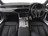 指定工場で車検までご対応可能。6ベイを完備したサービス工場を併設し、快適なAudiライフをサポートします。詳しくは0078-6002-900146中古車スタッフまで