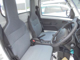 運転席も広々快適です