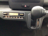 オートマチックシフトレバーは、手になじみ操作しやすい形状で安全運転にもつながります♪