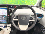 【純正革巻きステアリング】上質な革を使用することで、手にしっかり馴染みとても運転しやすいハンドルです♪