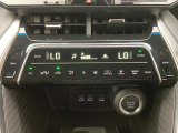 オートエアコンは温度を設定するだけで、自動で風量などを設定してくれます。運転しながら操作も必要ないので、安全性も向上します。