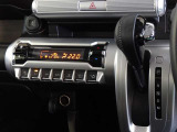 車内を快適に、オートエアコンを装備しています。