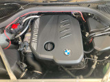 BMWのエンジンは世界的にも認められている高性能エンジンです。レスポンスがよく高回転型の心地よい吹きあがりなど駆け抜ける歓びのキーになる部分でございます。