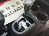 ■当店にはサービス工場も併設しておりますので、タイヤ交換から車検整備までプロのメカニックがしっかりと整備いたします!明るく開放的な店内には、キッズスペースも完備!家族の皆様でご来店下さい!