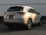 北米仕様の3列シートSUV「CX-9」を日本国内向けにリサイズすることで、重量に負けない強靭なボディの多人数SUVが誕生しました。