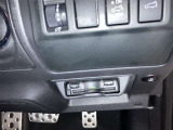 ETC付きです。高速道路料金所での小銭の出し入れや雨天時における窓の開け閉めなどの煩わしさが解消できます。料金所の通過もスムーズで快適ですよ。