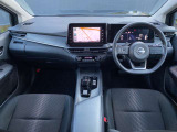 ノートの運転席周りの画像です。