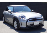 MINI正規販売店のお車は、全てのお車にMINI認定中古車保証書が発行されます。保障約款もございますので保障内容が明確でございます。お客様にご安心してお乗り頂けますよう、全力でお客様をサポート致します。