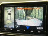 【パノラミックビューモニター】専用のカメラにより、上から見下ろしたような視点で360度クルマの周囲を確認することができます☆死角部分も確認しやすく、狭い場所での切り返しや駐車もスムーズに行えます。