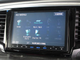 ナビゲーションは純正8インチメモリーナビ(VXM-145VFEi)を装着しております。AM、FM、CD、DVD再生、Bluetooth、音楽録音再生、フルセグTVがご使用いただけます。