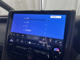 メモリーナビが付いています。エントリーナビなので使い方もカンタン。初めて使用する方も安心して使えます♪fフルセグ、ブルートゥース付きです。