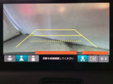 バックでの車庫入れも安心です! リアカメラが付いているバックモニター付のナビを装備しております。操作線もついており距離感も画面から確認できます。