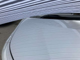 ボンネットに、1cm〜5cmほどのへこみが複数ある車両となっております。