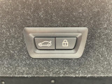 【パワーゲート】電動パワーゲートです。開閉がボタン1つで開け閉め行えます。また、状況に応じてのトランクハッチ開閉量を簡単に設定可能です。スマートオープナーも便利な機能です。ぜひお試しください。