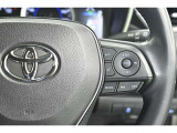 レーダークルーズコントロール(全車速追従機能付)付きです。車速に応じて追従支援してくれるので、ロングドライブも快適です。詳細は販売店スタッフまでおたずねください。