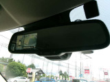 アラウンドビューモニター。空の上から見下ろすような視点でスムース駐車。