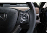 Hondaセンシングの機能のひとつ、アダプティブクルーズコントロール付!アクセルから足を離しても設定したスピードと前車との車間を保ち走行してくれます!車線維持もアシスト☆高速道路で疲労軽減ですね☆