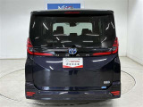 車内は家族みんなでゆったり乗れて驚くほど使いやすいです。