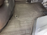 足元広々