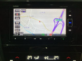 ナビゲーションはフルセグTV対応のGathers純正メモリーナビを搭載しています。Bluetoothオーディオ機能がありますので、スマートフォンなどの音楽も再生できます。