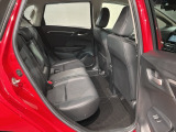 ゆったり座れるリヤシート!足元が広々としていて、乗り心地も良いです!
