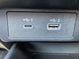 ◆USB電源ソケットタイプAタイプC◆夜間でもUSBの位置がわかるよう、リングライトを採用しています。