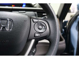 Hondaセンシングの機能のひとつ、アダプティブクルーズコントロール付!アクセルから足を離しても設定したスピードと前車との車間を保ち走行してくれます!車線維持もアシスト☆高速道路で疲労軽減ですね☆