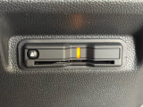 ETCカードを差し込めば、高速道路の料金所で停止しなくても通過可能!お支払いはクレジットカードから引落しになるので、管理も楽になりますね。