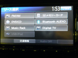 DVD・CD再生、SDカード、USB入力、Bluetoothオーディオに対応しています。