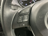 ステアリングにオーディオ操作スイッチが付いています。オーディオ画面に直接タッチしなくても操作が出来ますので、運転に集中できます。
