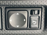 電動格納ミラーは駐車時や狭いとこなどやっぱりあると便利ですよ。
