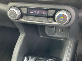 運転席、助手席とシートヒーターも装備されております。