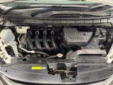 【アイドリングストップ】赤信号や渋滞で停車した際にエンジンを停止し、無駄な燃料の消費を抑えます。燃費向上や環境保護につなげる機能♪エンジンはブレーキを離せば再始動します。