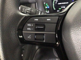 ステアリングリモコンは、運転中でも簡単に音量調整やチャンネル変更もできます!わき見運転防止にもつながるので安心です♪