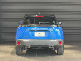 リアフォルムも存在感があり車作のこだわりが感じられます。