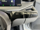 車外の明るさに応じでライトを点灯、消灯してくれるオートライト機能です☆お天気の良い昼間のトンネル走行などオートにしてると便利で安心です☆エンジン停止時にライトの消し忘れも無くなります☆