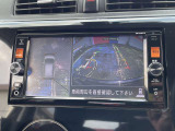 車を真上から見ているように、周囲の状況を把握しながら安心して駐車が行えるアラウンドビューモニター装備!