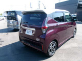 ボディー色はカンジュクカシスとパールホワイトのツートンカラー#YAM