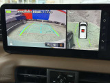 駐停車には便利なアラウンドビューモニター搭載。サイドモニターの切り替えも可能です。