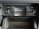 運転席お膝元にETCカード挿入口がございます。