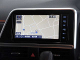 ナビは純正品。フルセグテレビ・CD・DVD・Bluetooth・ハンズフリー電話対応です。