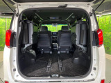 普段のお買い物や通勤、送迎等に十分な荷室スペースを確保しております。セカンドシートを倒すと、大きな荷物の積載も可能です♪
