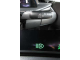LEDヘッドランプを装備しております。ハイビームアシストとオートライト機能もありますので、周囲の状況に応じてライトを点灯&hArr;消灯してくれます。